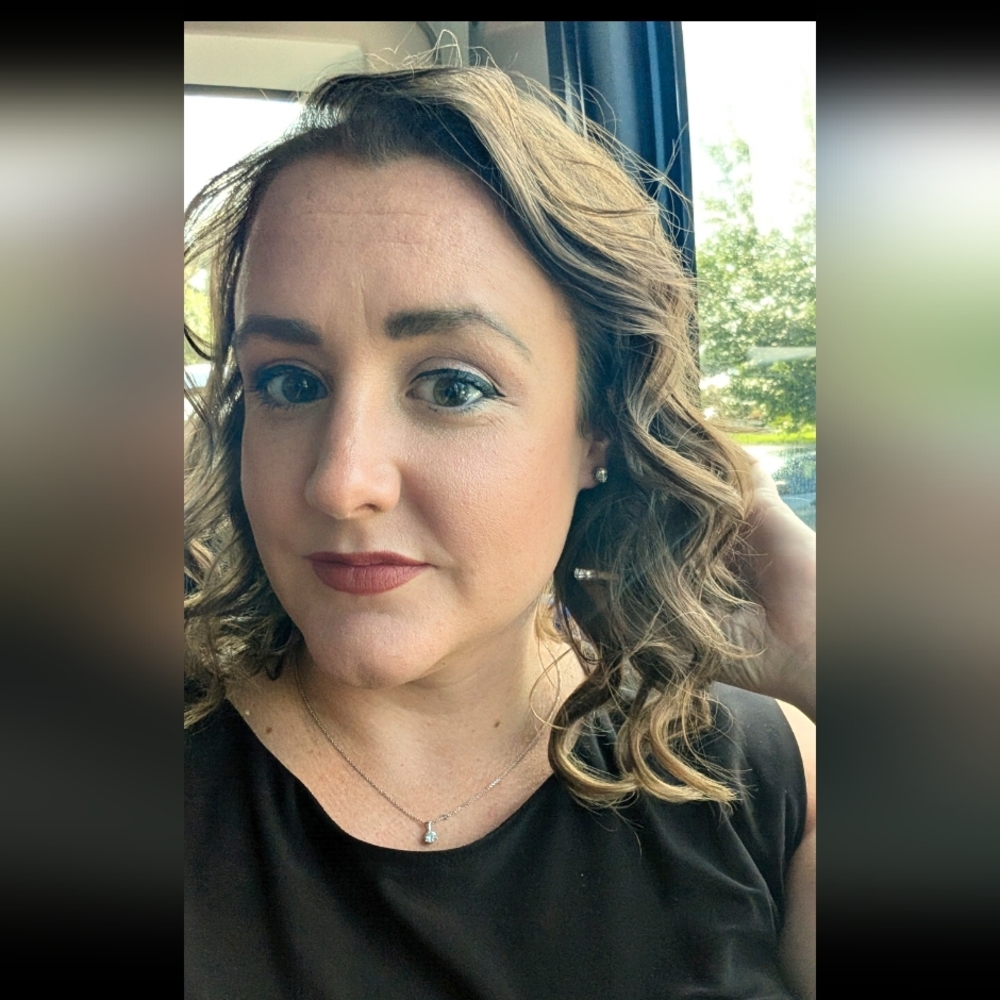 Meet your Posher, Olivia